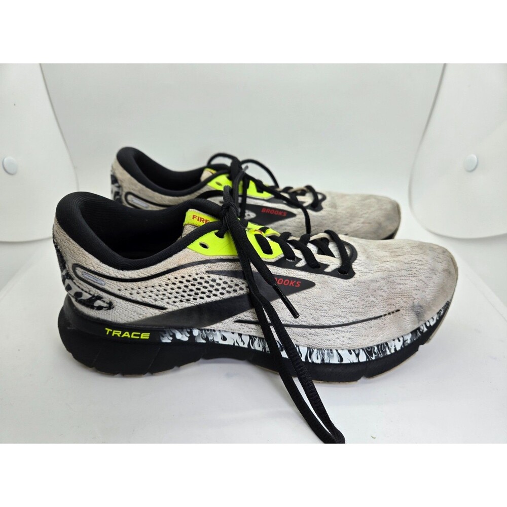 Brooks Women's Running Shoes - Black and Gray